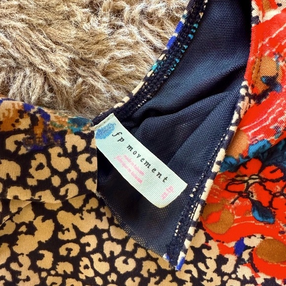 Floral Patchwork Crop Top - Picture 5 of 8